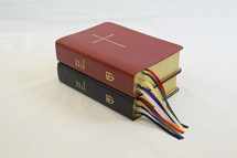 9780898692433-0898692431-Prayer Book and Hymnal Leather Red
